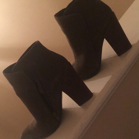 Guess olive green booties! - Picture 8 of 8